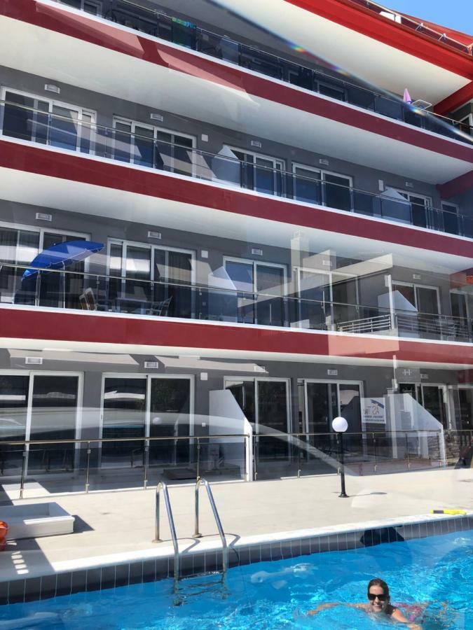 Red Luxury Aqua Aparthotel Paralia Katerinis Bagian luar foto