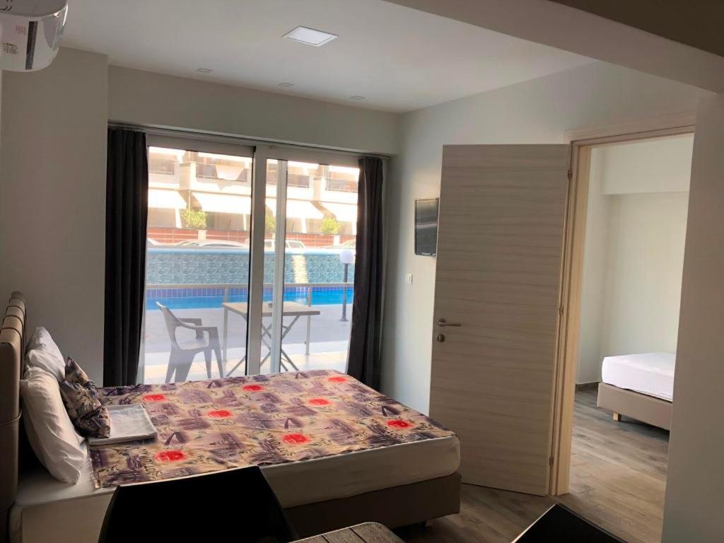 Red Luxury Aqua Aparthotel Paralia Katerinis Bagian luar foto
